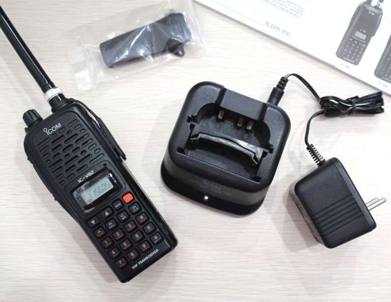 icom ic v82
