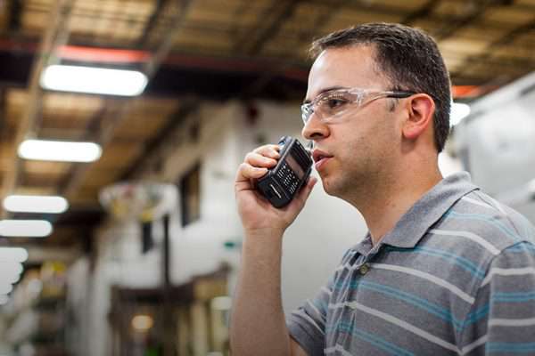 two way radio 600x400 1